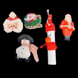 Lot of 5 Vintage Christmas Pins (4777)